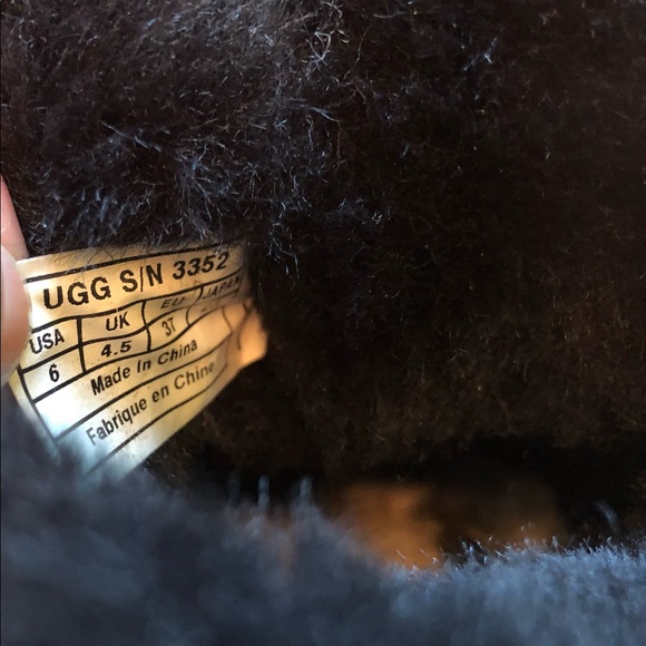 Ugg Women’s Bailey Button Shorties-Sz 6-NEW - Picture 5 of 6